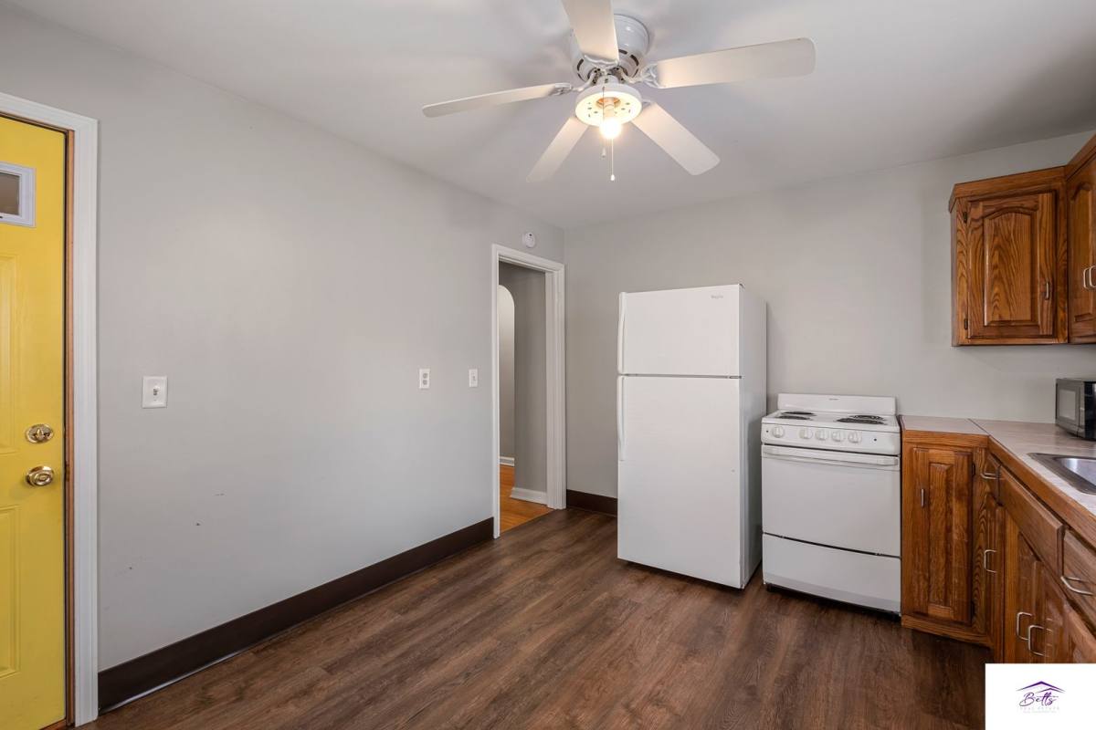 Apartment for rent at 3825 Cuming St, Omaha, NE 68131