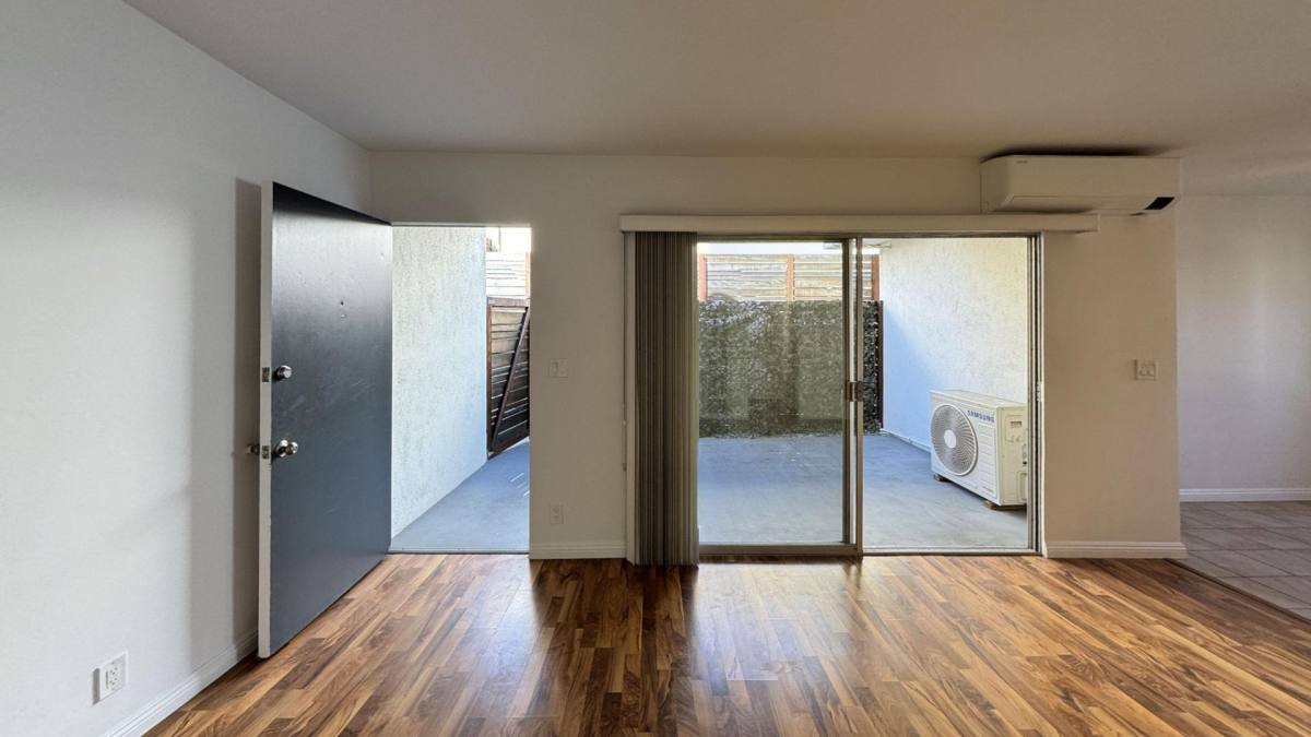 Apartment for rent at 1433 25th St #3, Santa Monica, CA 90404