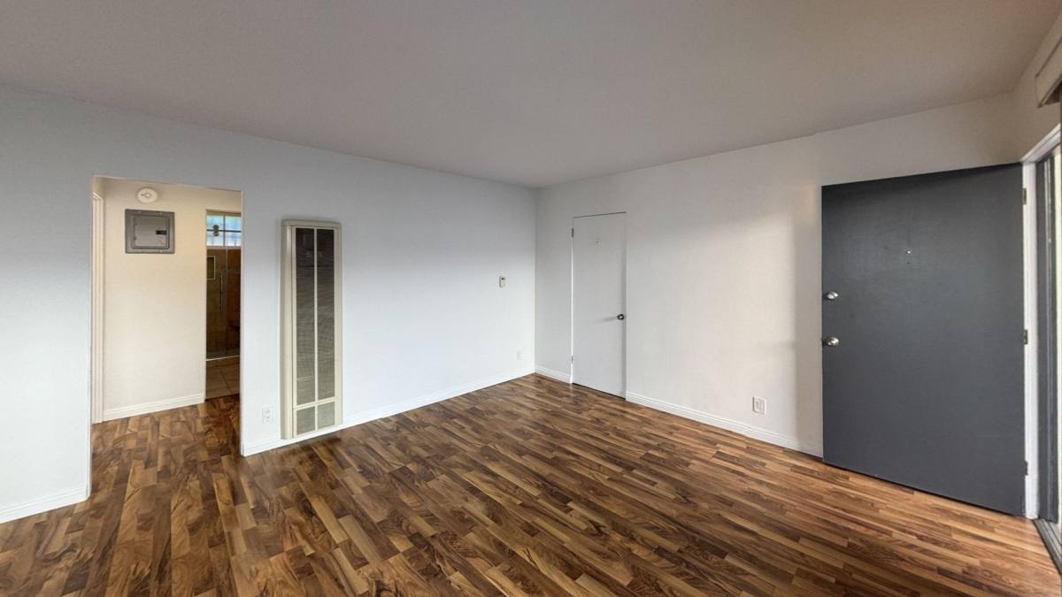 Apartment for rent at 1433 25th St #3, Santa Monica, CA 90404