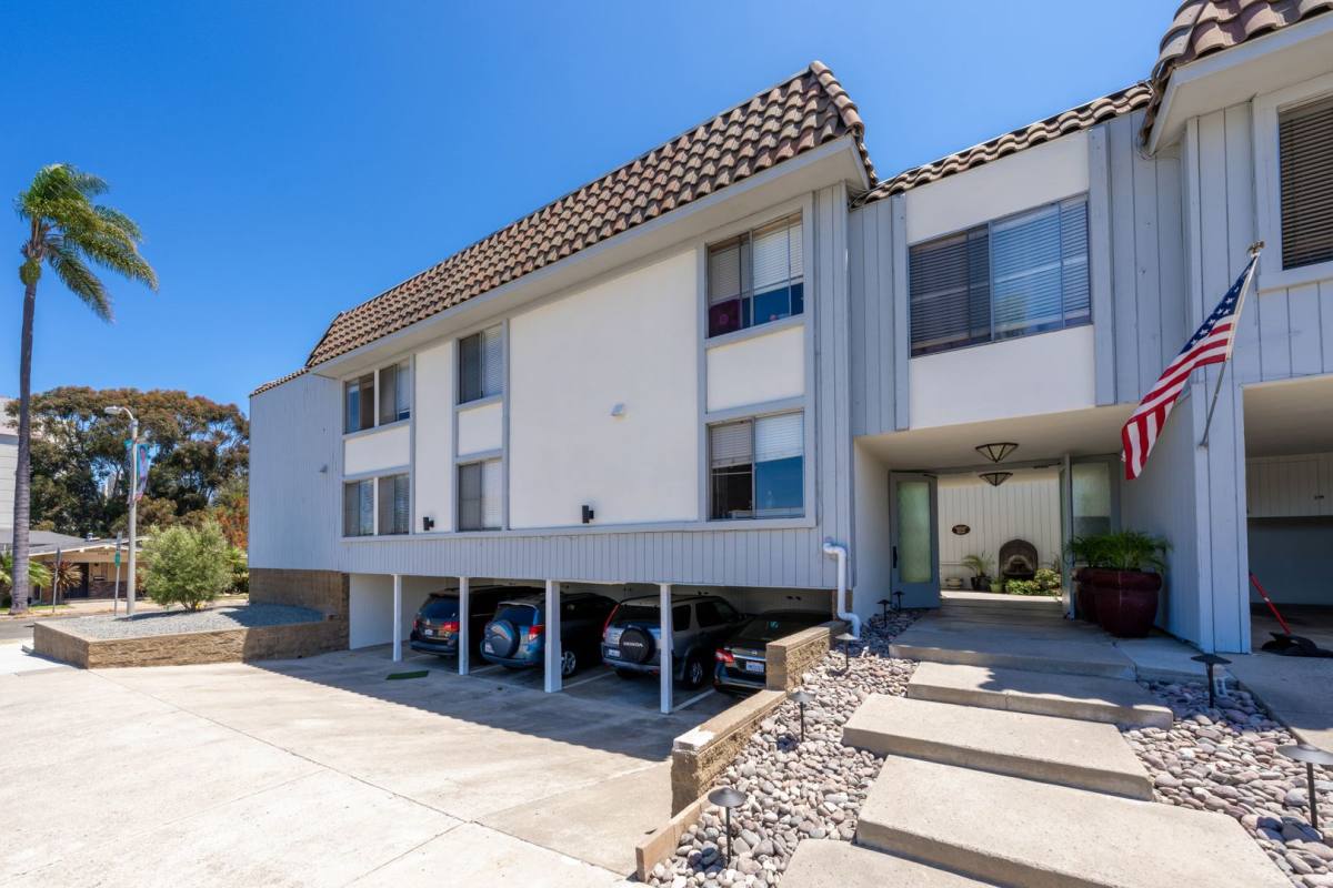 Apartment for rent at 1025 W University Ave, San Diego, CA 92103