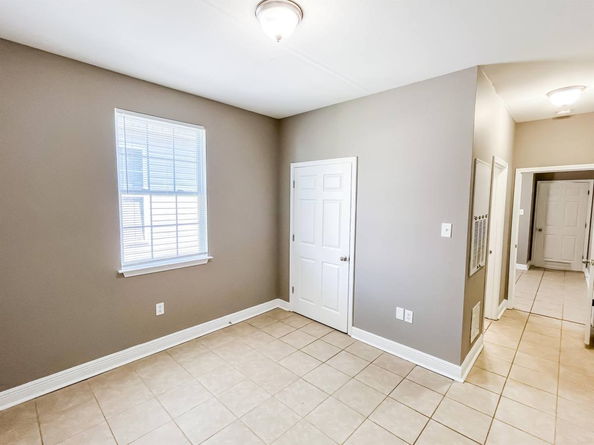Apartment for rent at 1916 Eagle St #1, New Orleans, LA 70118