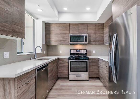 Apartment for rent at 3632 Keystone Ave #303, Los Angeles, CA 90034