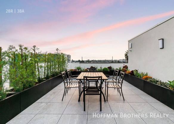 Apartment for rent at 3632 Keystone Ave #303, Los Angeles, CA 90034