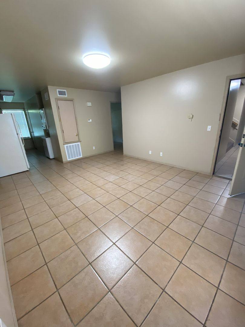 Apartment for rent at 110 W 5th St, Russellville, AR 72801