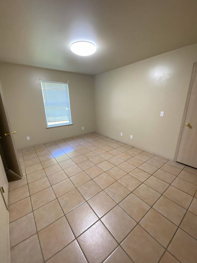Apartment for rent at 110 W 5th St, Russellville, AR 72801