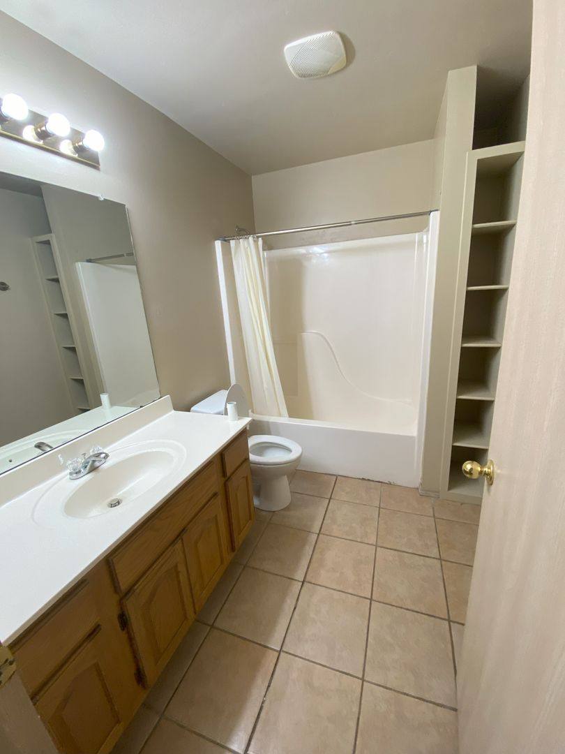 Apartment for rent at 110 W 5th St, Russellville, AR 72801