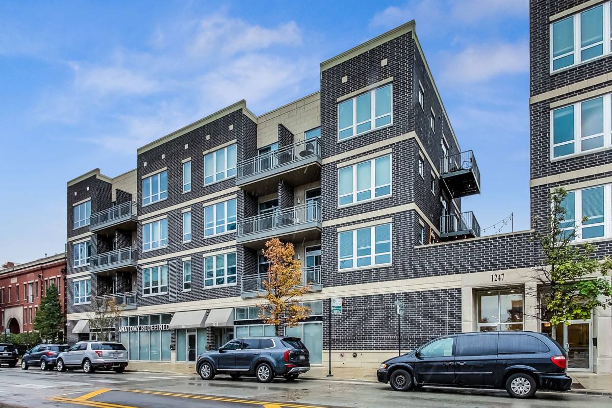 Apartment for rent at 1239-1259 W Madison St, Chicago, IL 60607