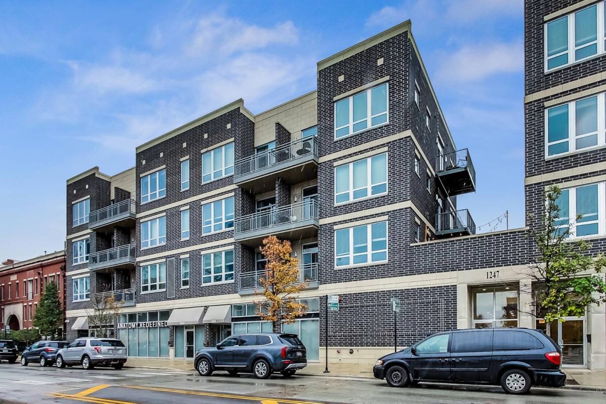 Apartment for rent at 1239-1259 W Madison St, Chicago, IL 60607