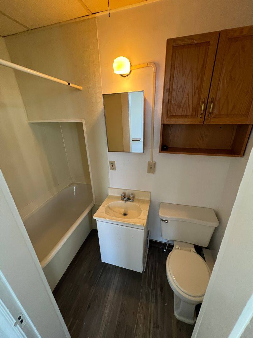 Apartment for rent at 503 Beacon, Alton, IL 62002