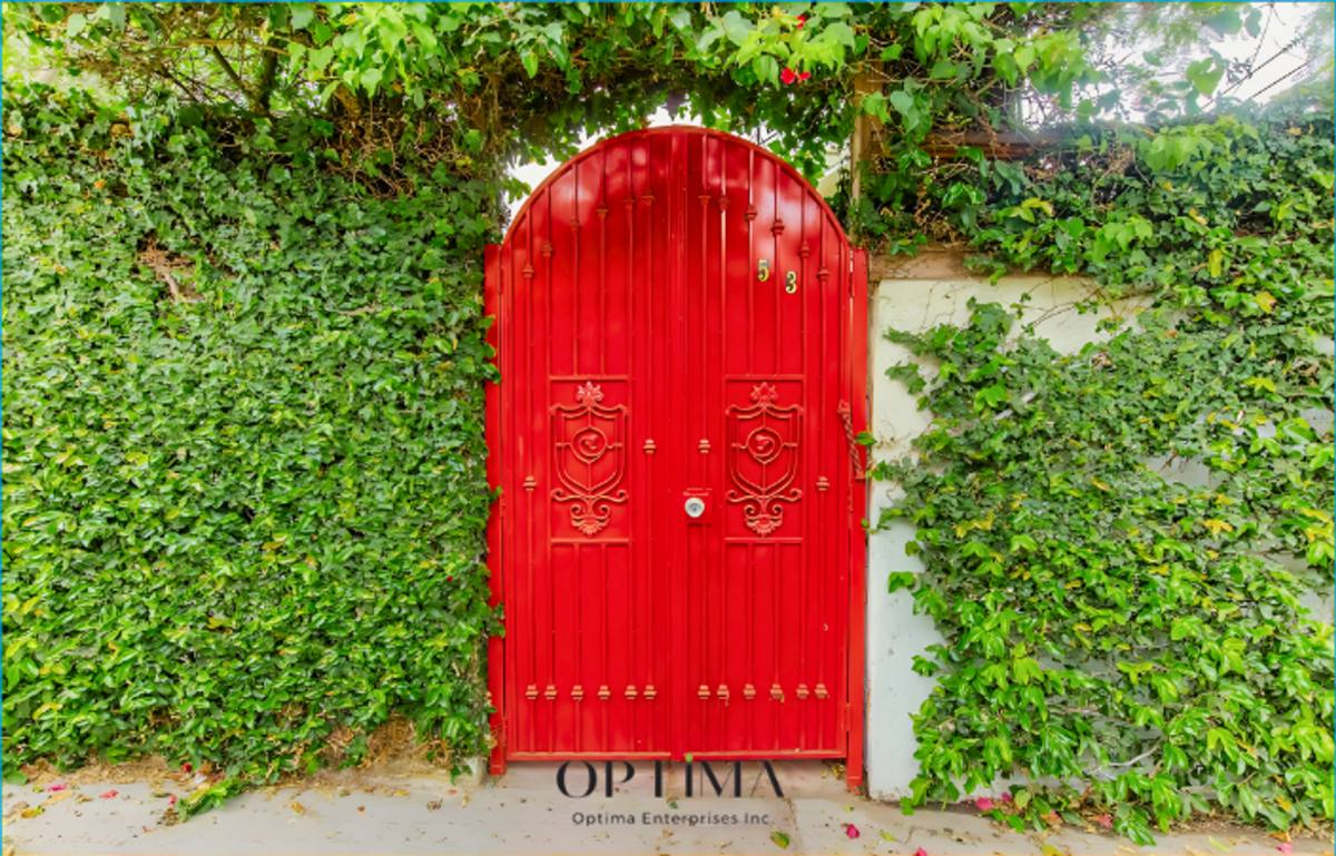 Apartment for rent at 53 Sunset Ave, Venice, CA 90291