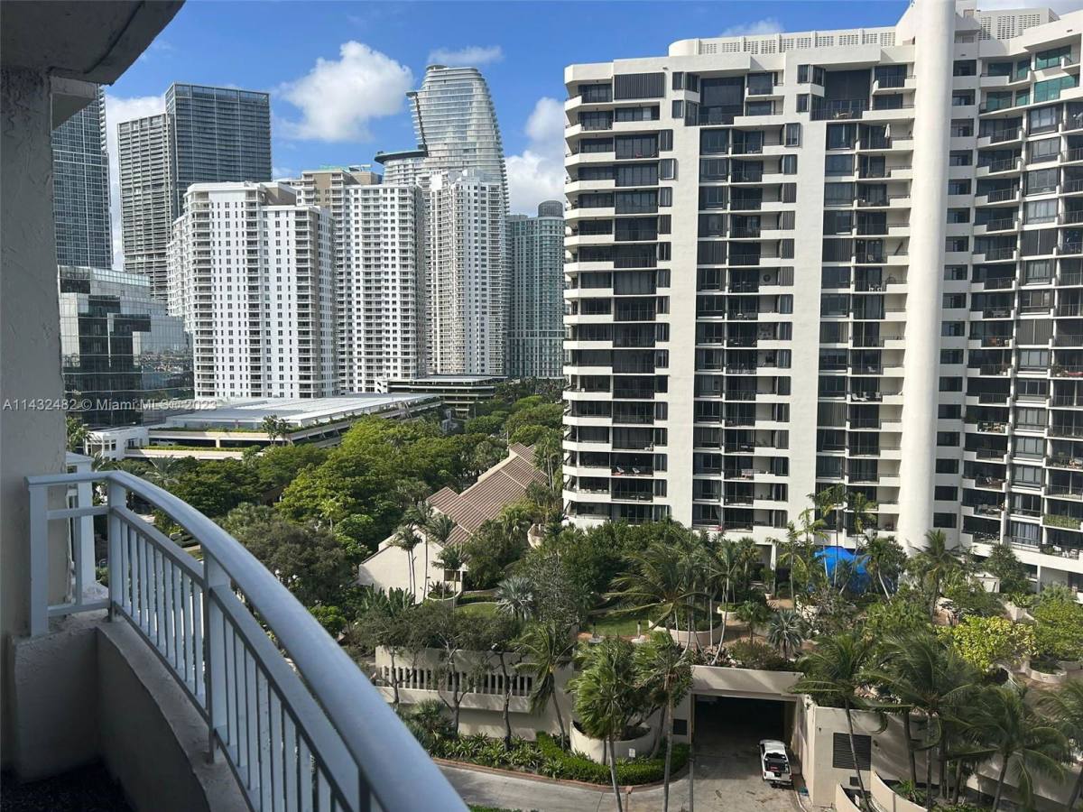 Apartment for rent at 770 Claughton Island Dr, Miami, FL 33131
