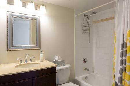 Apartment for rent at 1200 Brickell Bay Dr, Miami, FL 33131