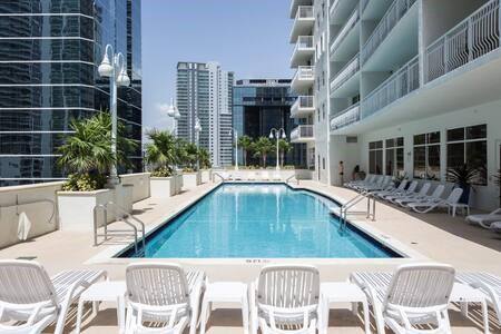 Apartment for rent at 1200 Brickell Bay Dr, Miami, FL 33131
