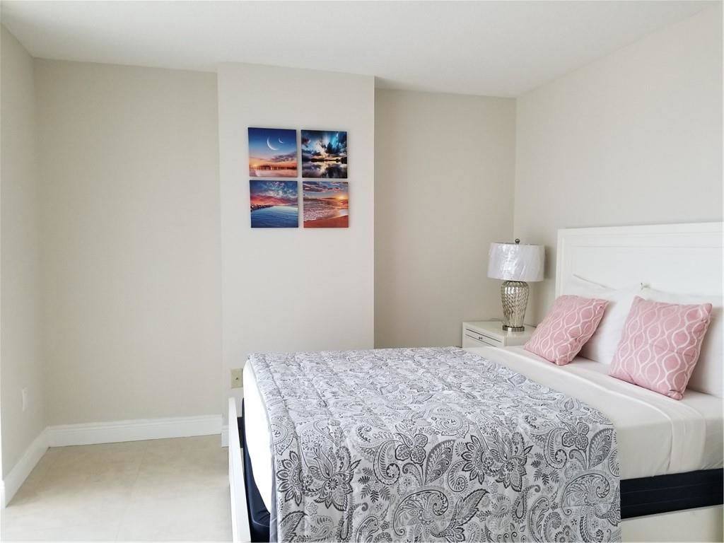 Apartment for rent at 1200 Brickell Bay Dr, Miami, FL 33131