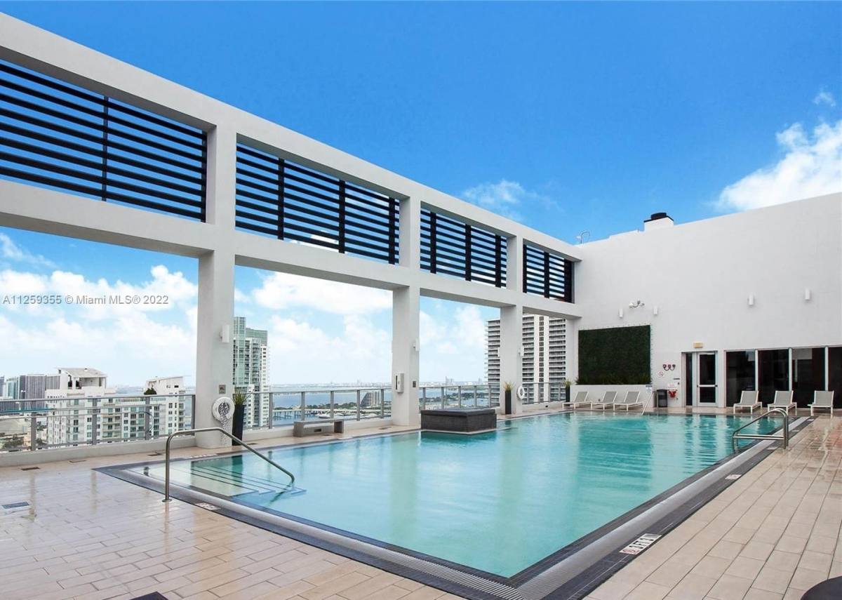 Apartment for rent at 151 SE 1st St, Miami, FL 33131