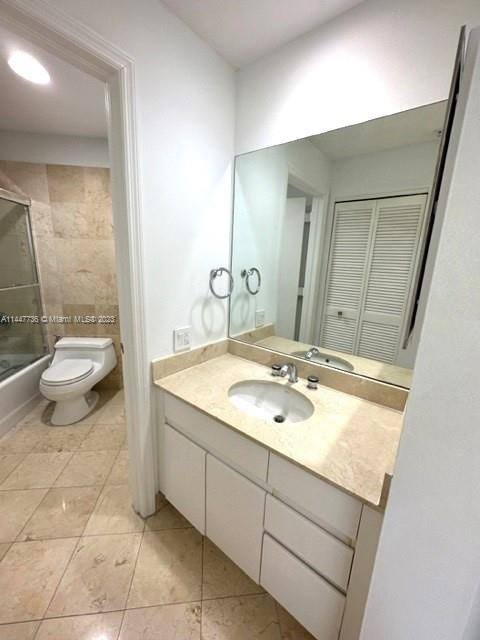 Apartment for rent at 888 Brickell Key Dr, Miami, FL 33131