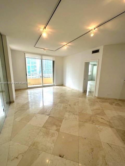 Apartment for rent at 888 Brickell Key Dr, Miami, FL 33131