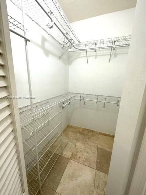 Apartment for rent at 888 Brickell Key Dr, Miami, FL 33131