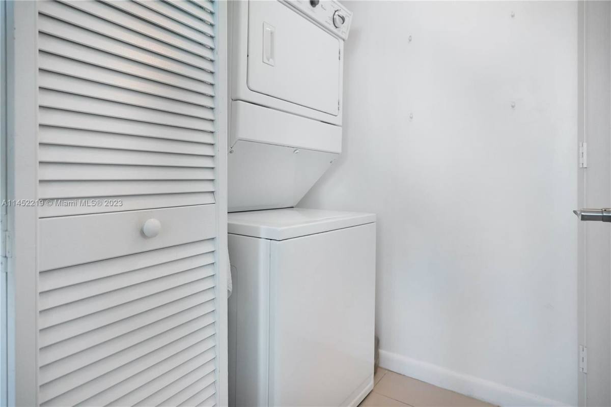 Condo for rent at 244 Biscayne Blvd, Miami, FL 33132