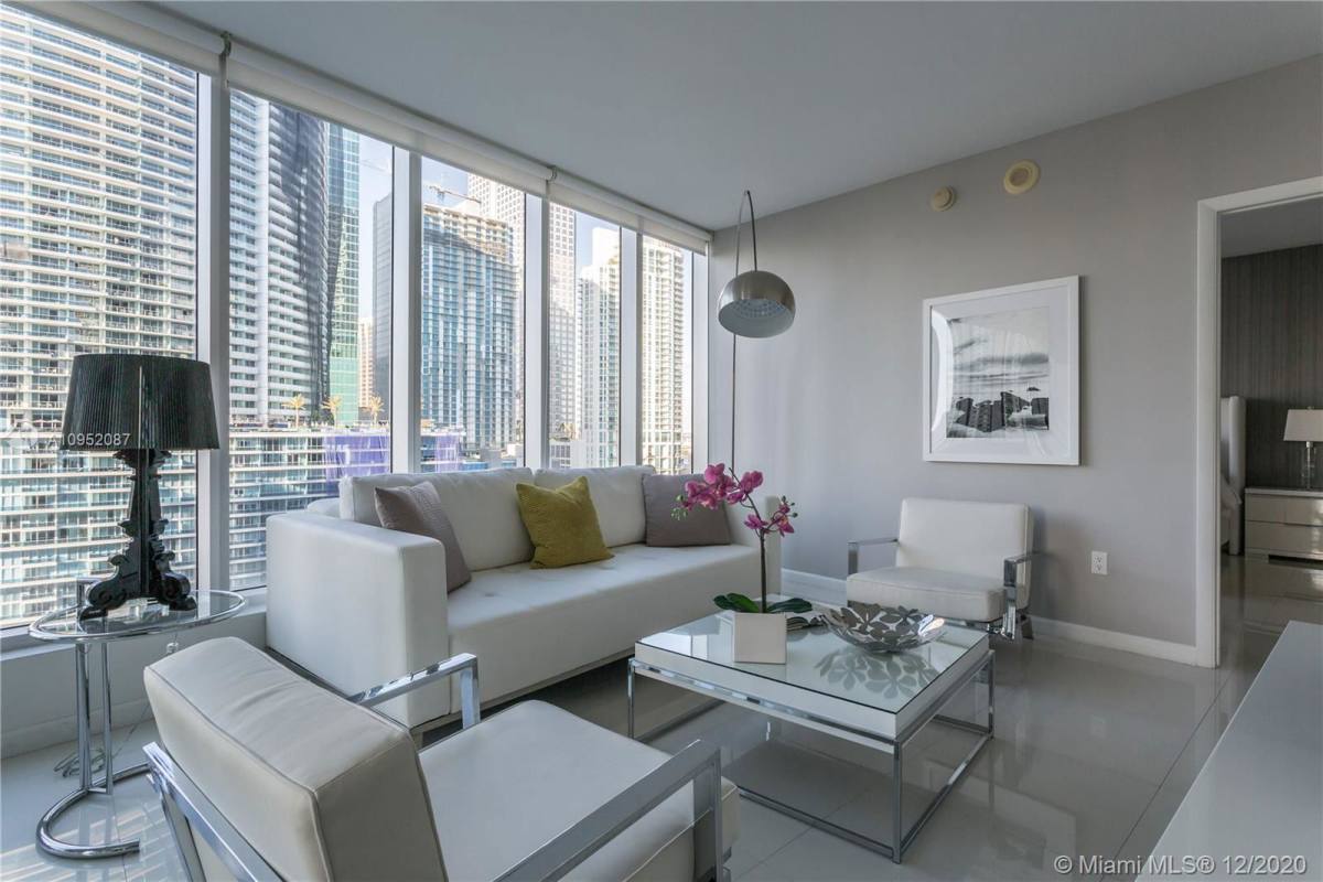Apartment for rent at 485 Brickell Ave, Miami, FL 33131