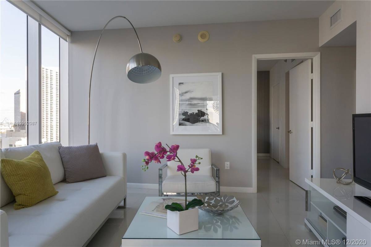 Apartment for rent at 485 Brickell Ave, Miami, FL 33131
