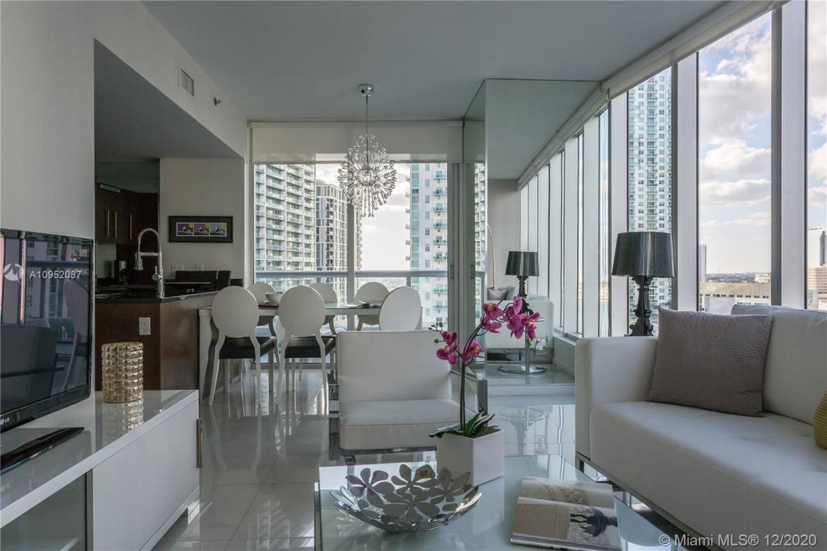Apartment for rent at 485 Brickell Ave, Miami, FL 33131