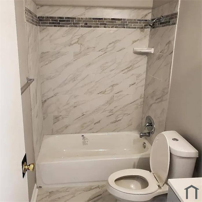 Apartment for rent at 800 Minette Circle #105, Louisville, KY 40258