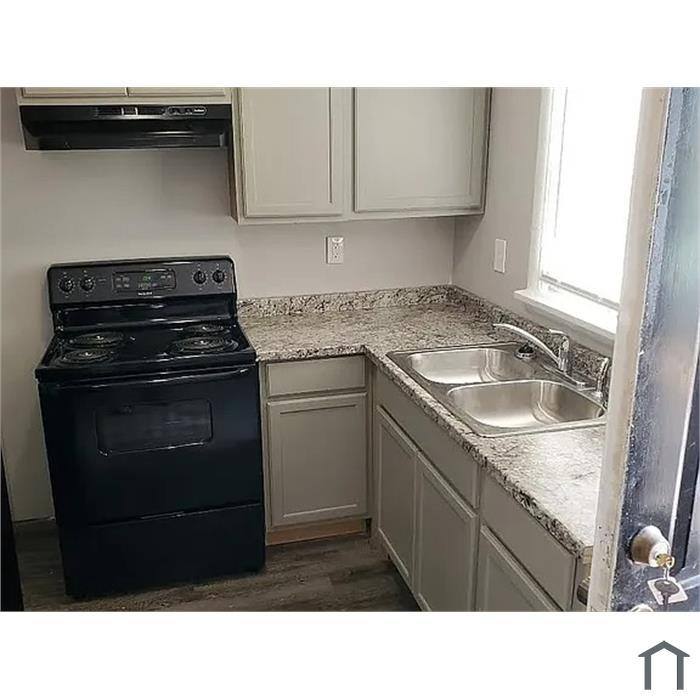 Apartment for rent at 800 Minette Circle #105, Louisville, KY 40258