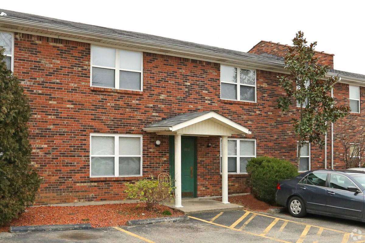 Apartment for rent at 800 Minette Circle #105, Louisville, KY 40258
