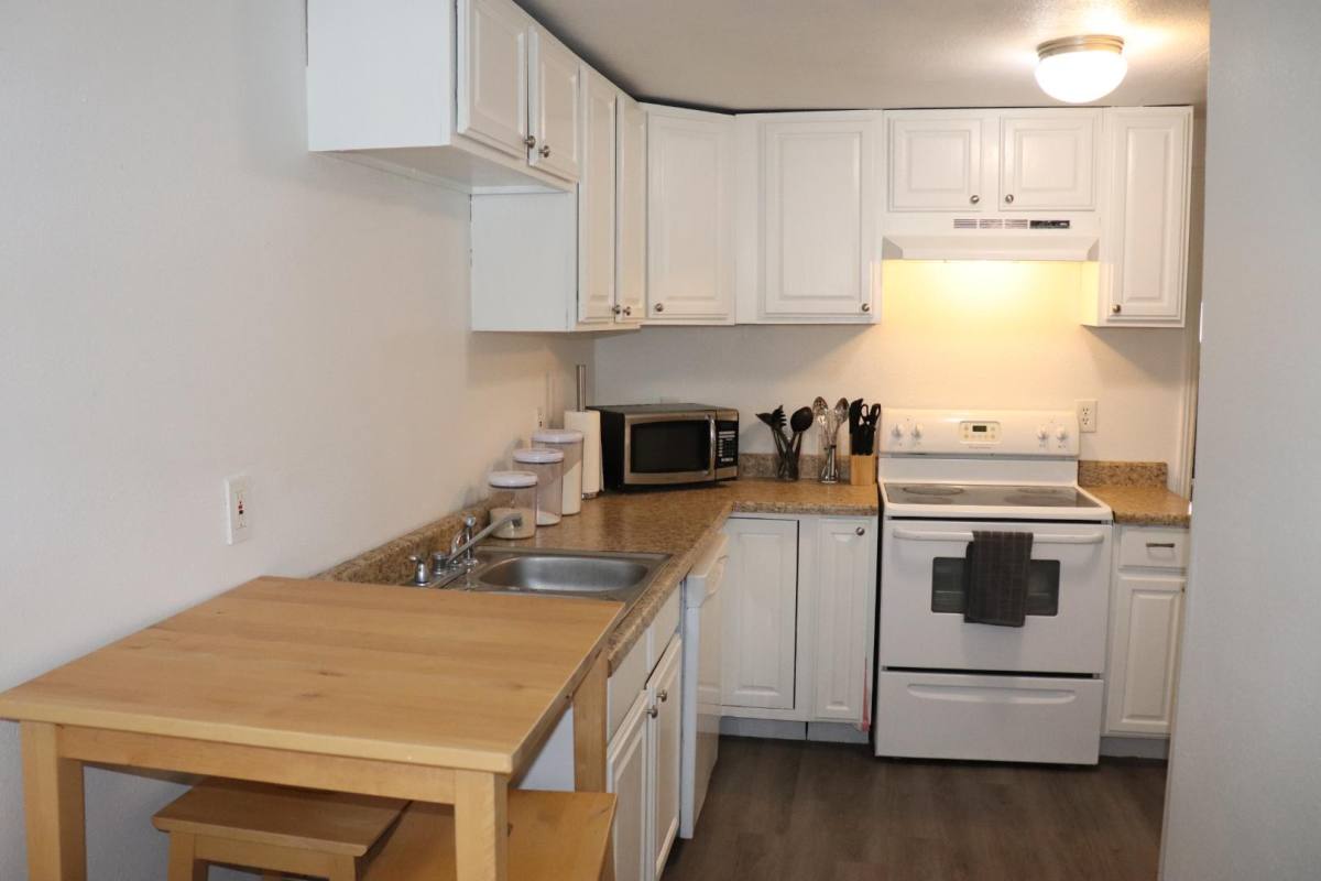 Apartment for rent at 44 W 2700 S, Salt Lake City, UT 84115