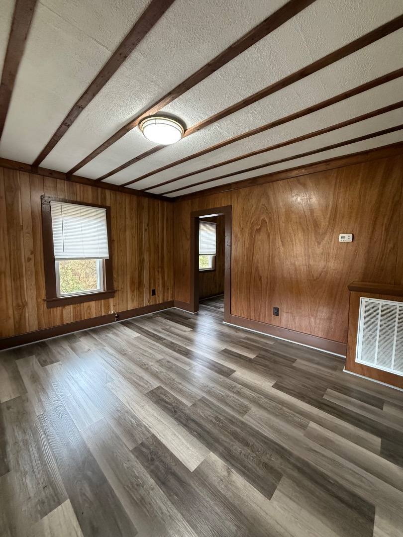 House for rent at 221 Valley Pike Rd, Bristol, TN 37620