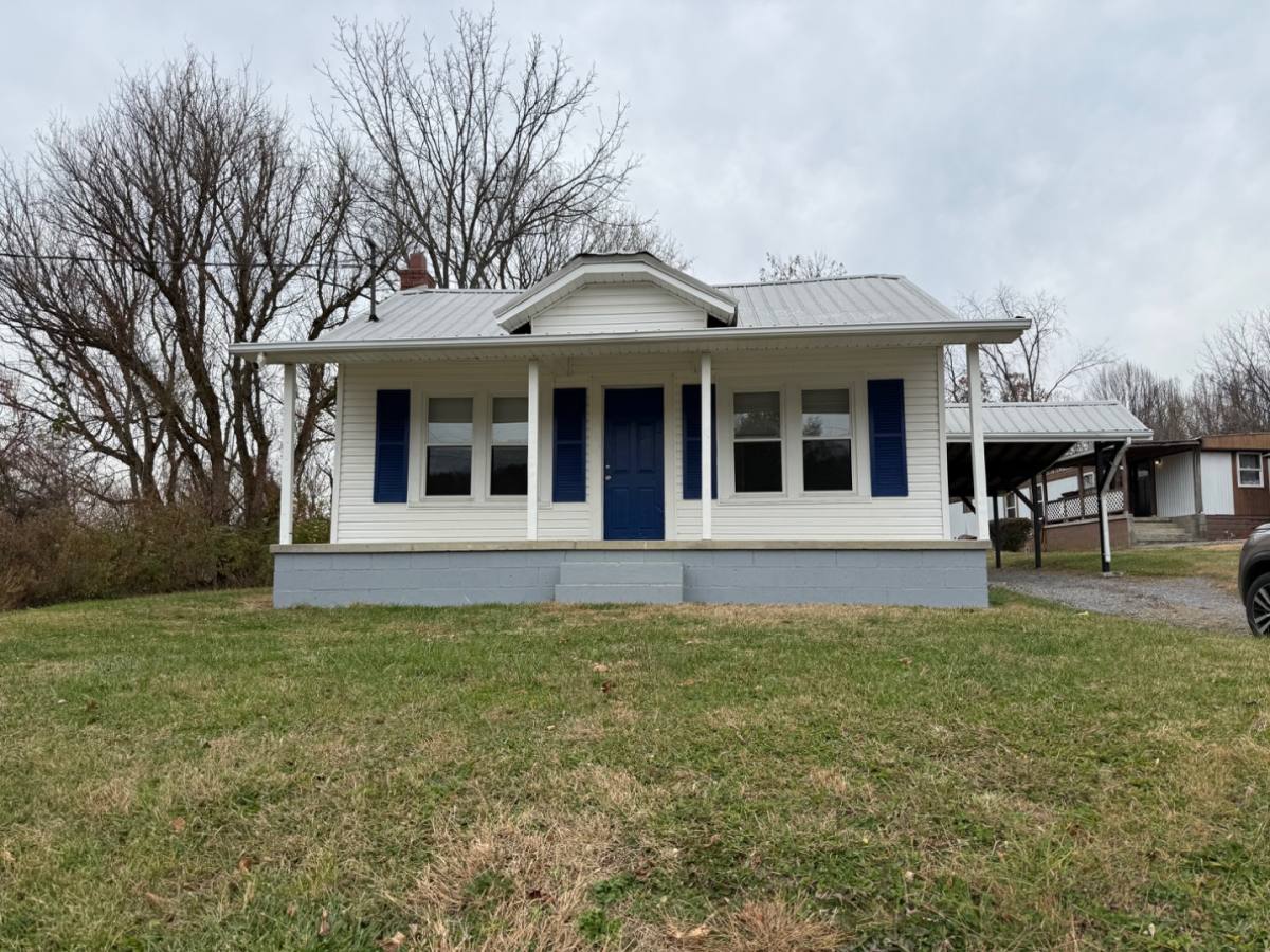 House for rent at 221 Valley Pike Rd, Bristol, TN 37620