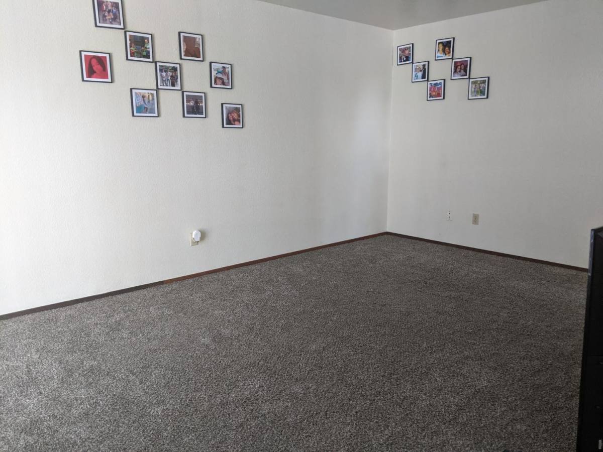 Apartment for rent at 425 E Alameda St, Manteca, CA 95336