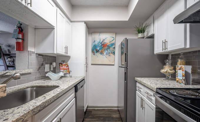 8410 W Bartell Dr, Houston, TX 77054 - Apartment For Rent - Image 6