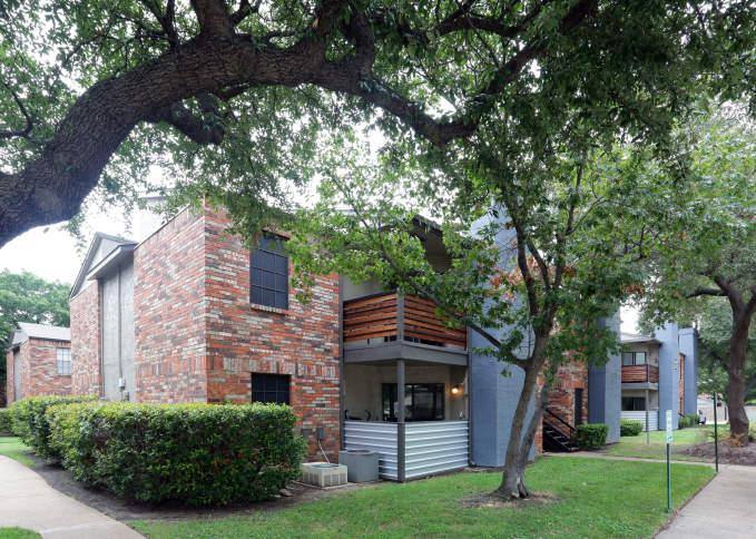 1702 N Jupiter Rd, Garland, TX 75042 - Apartment For Rent - Image 3