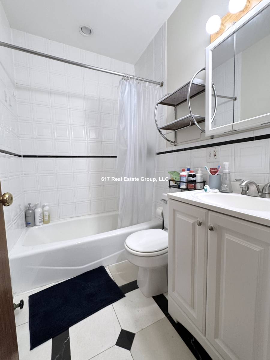Apartment for rent at 21 Gibbs St #5, Brookline, MA 02446
