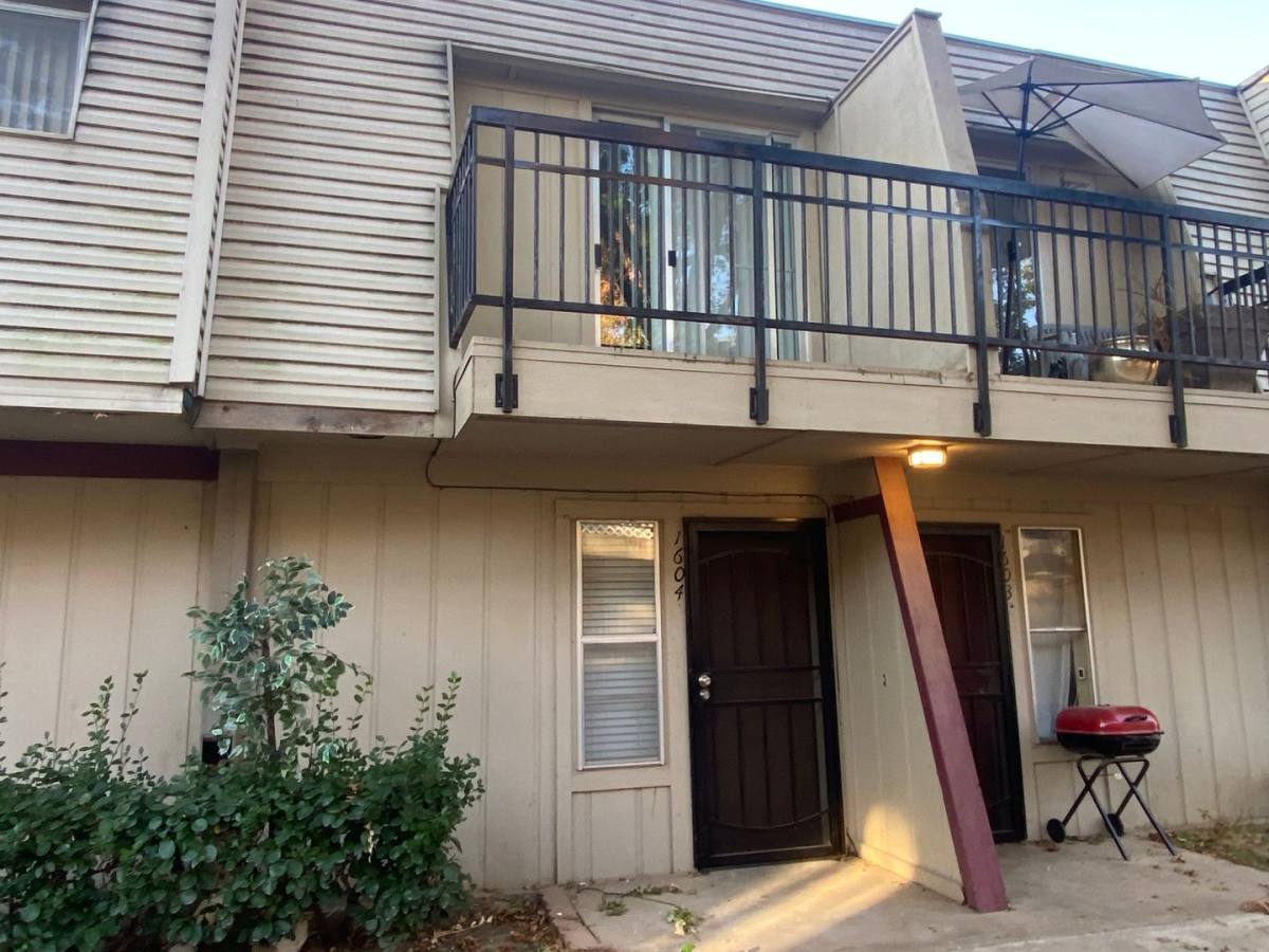 Condo for rent at 2208 E 66th Place #1604, Tulsa, OK 74136