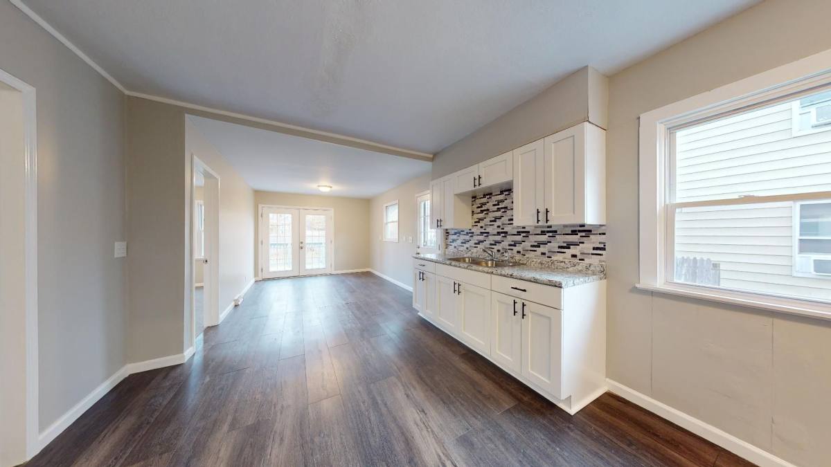 3285 W 127th St, Cleveland, OH 44111