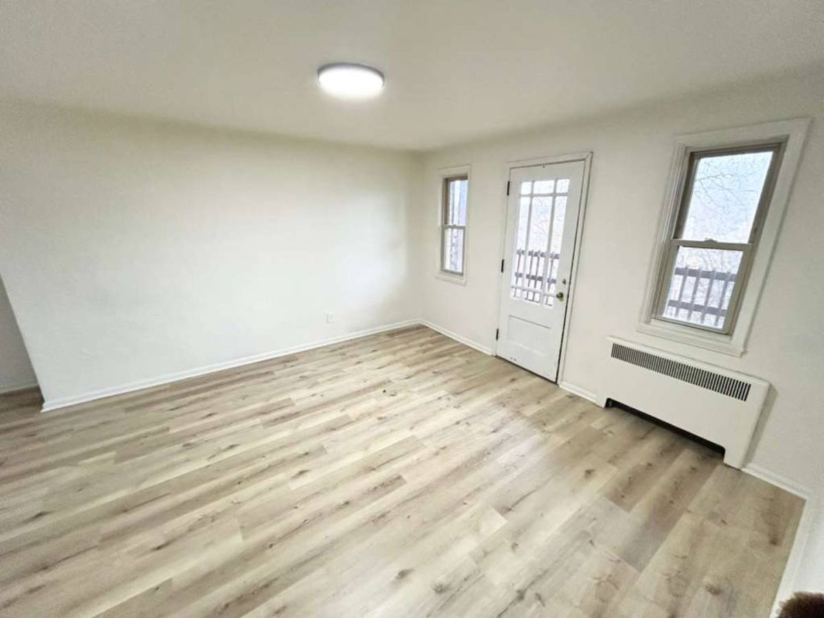 Townhouse for rent at 100-139 W Bellecrest Ave, Pittsburgh, PA 15227