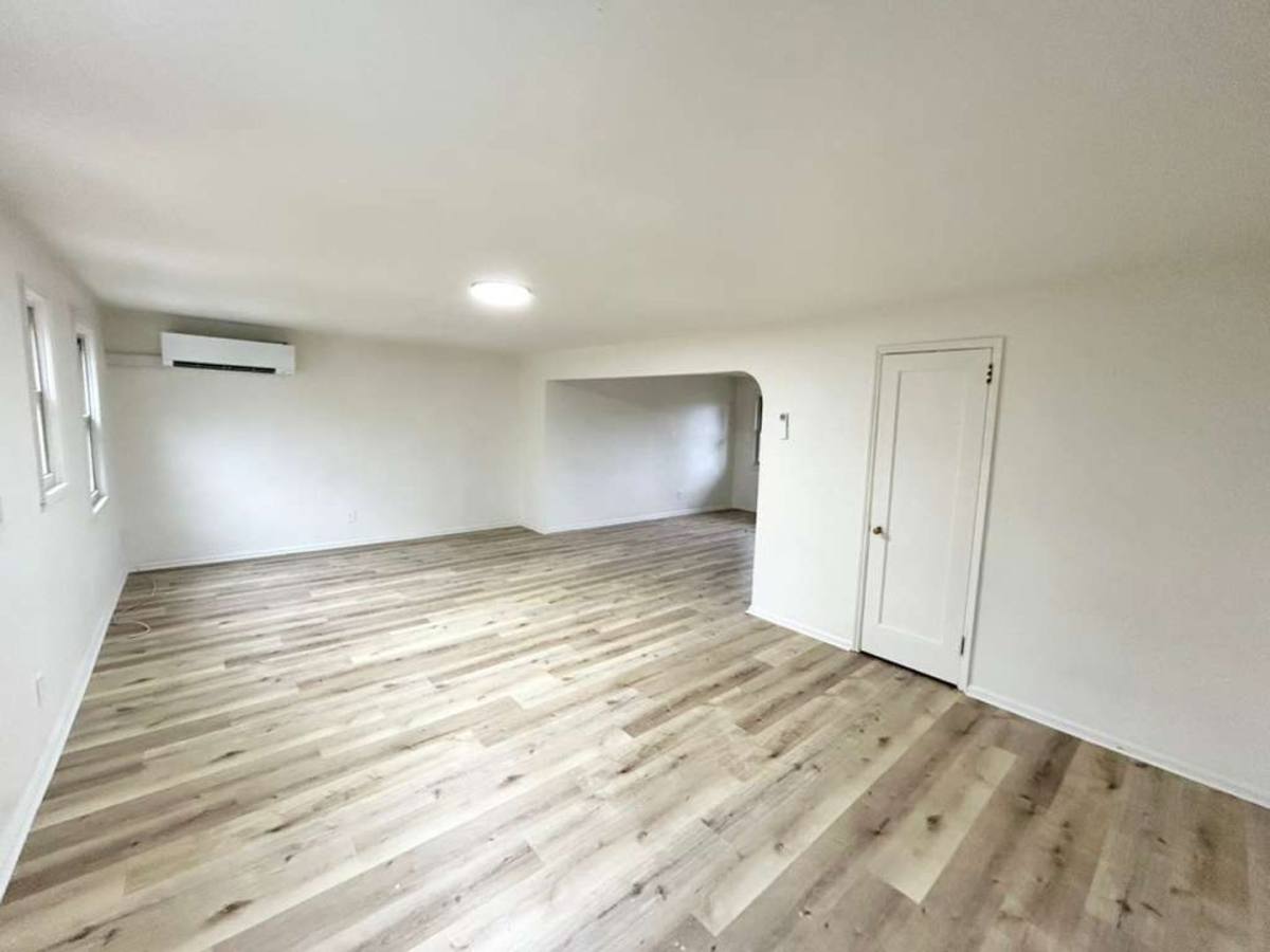 Townhouse for rent at 100-139 W Bellecrest Ave, Pittsburgh, PA 15227