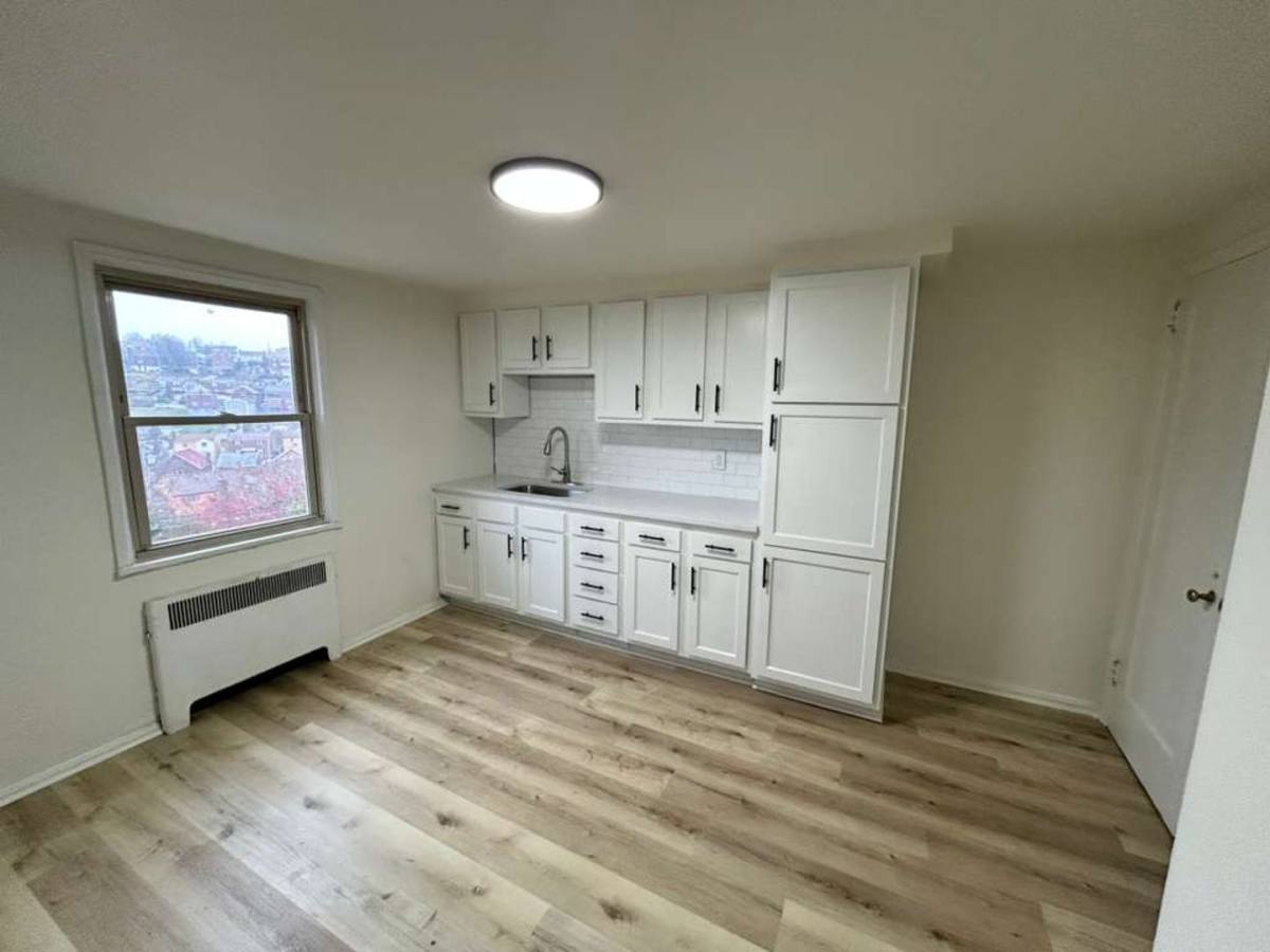 Townhouse for rent at 100-139 W Bellecrest Ave, Pittsburgh, PA 15227