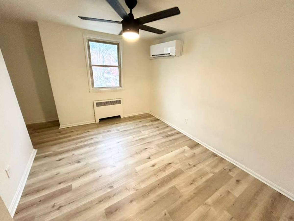 Townhouse for rent at 100-139 W Bellecrest Ave, Pittsburgh, PA 15227
