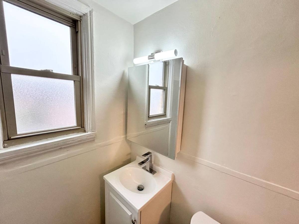Townhouse for rent at 100-139 W Bellecrest Ave, Pittsburgh, PA 15227