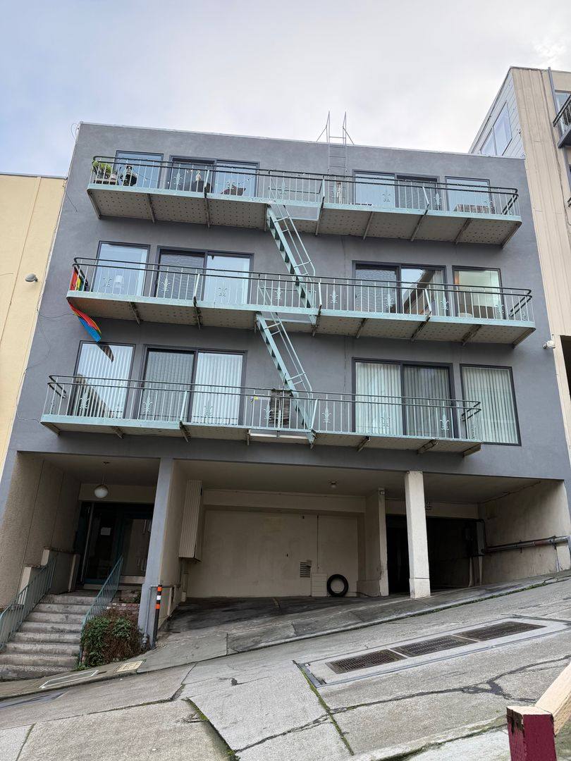 Apartment for rent at 35 Glendale St, San Francisco, CA 94114