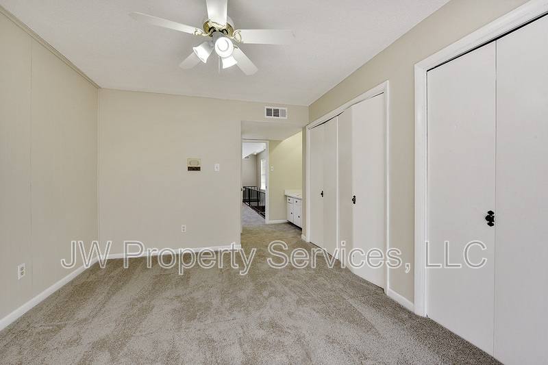 House for rent at 309 Lilac St, Metairie, LA 70005