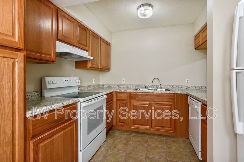 House for rent at 309 Lilac St, Metairie, LA 70005