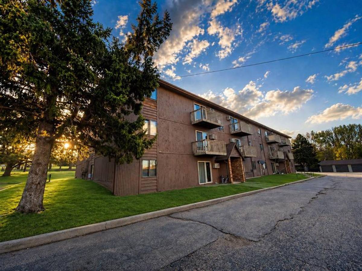 Apartment for rent at 1301 S Cleveland, Sioux Falls, SD 57103
