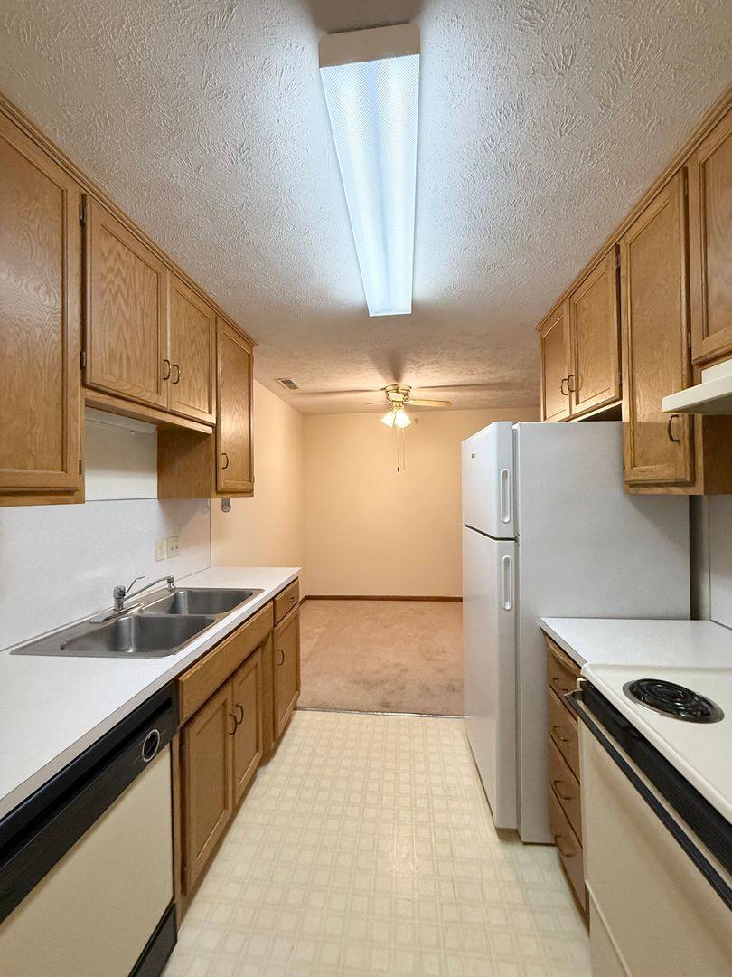 Apartment for rent at 2715 N 93rd St, Omaha, NE 68134