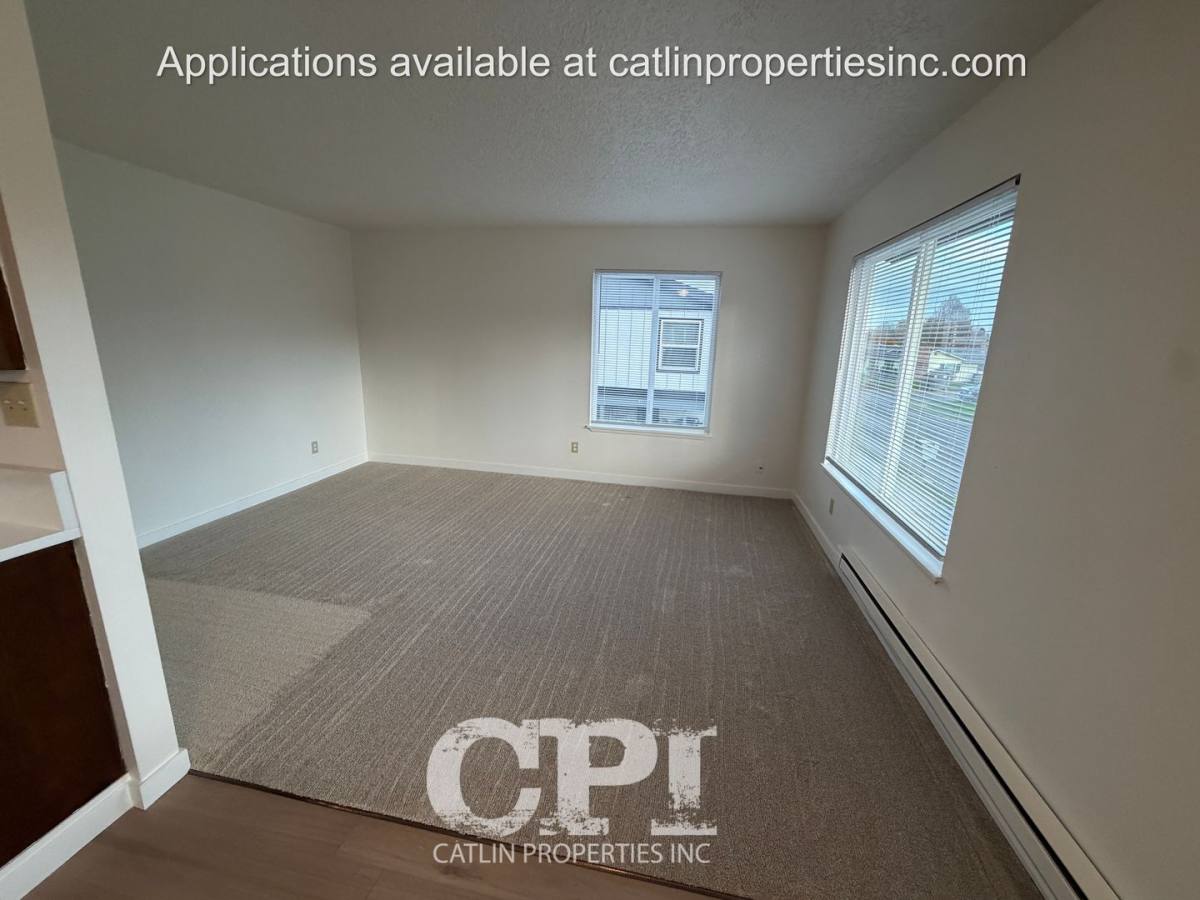 Apartment for rent at 3314 Maple St, Longview, WA 98632