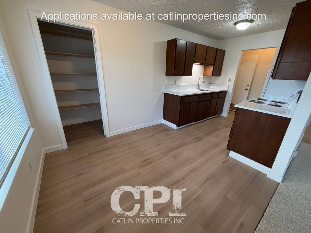 Apartment for rent at 3314 Maple St, Longview, WA 98632